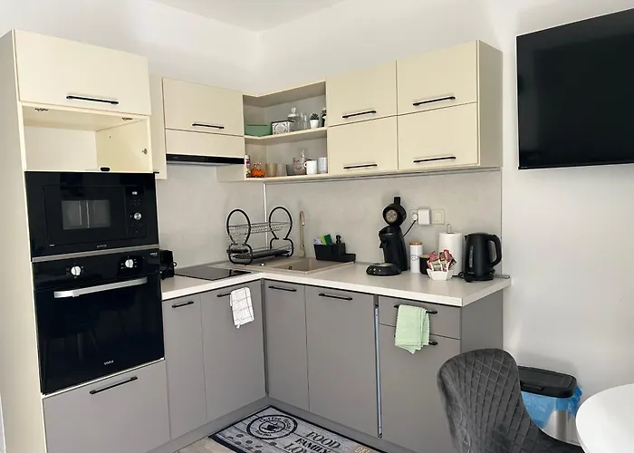 Apartment 3 *